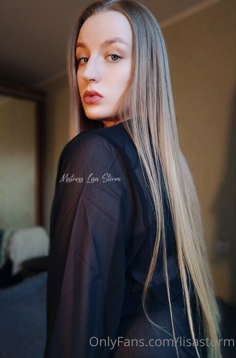 Lisastorm nude model img