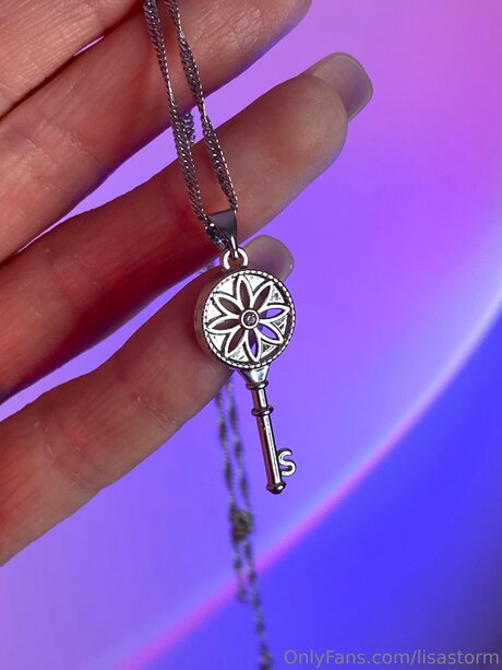 Lisastorm erotic pornstar img