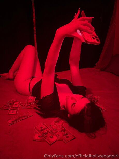 Officialhollywoodgirl pretty star picture