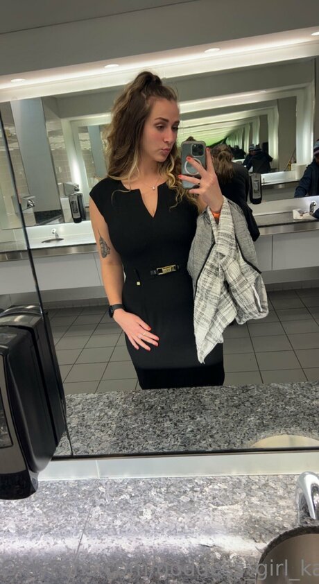 Goddess Girl Kali sexy pornstar photo