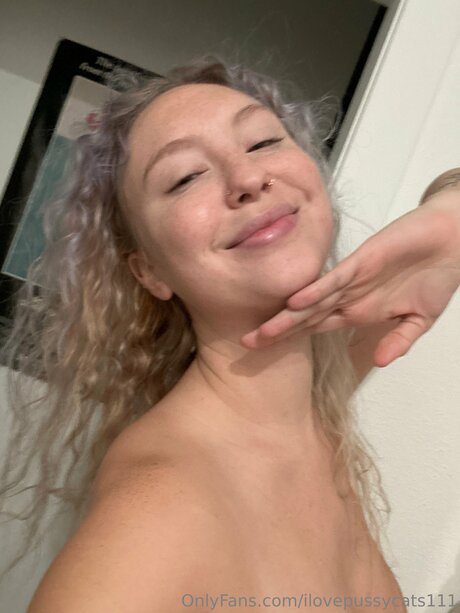 Ilovepussycats111 pornstar naked gallery