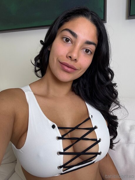 Tatibloomxo nude pornstar gallery