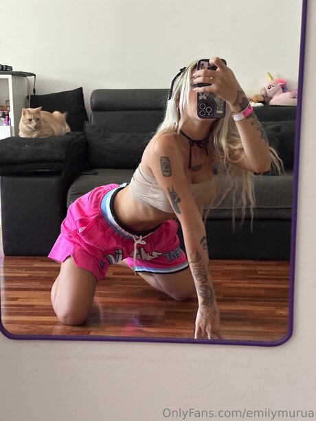 Emylee01 sex model gallery