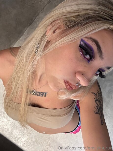 Emylee01 star top pictures