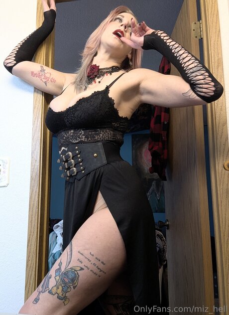 Miz Hell model exclusive pics