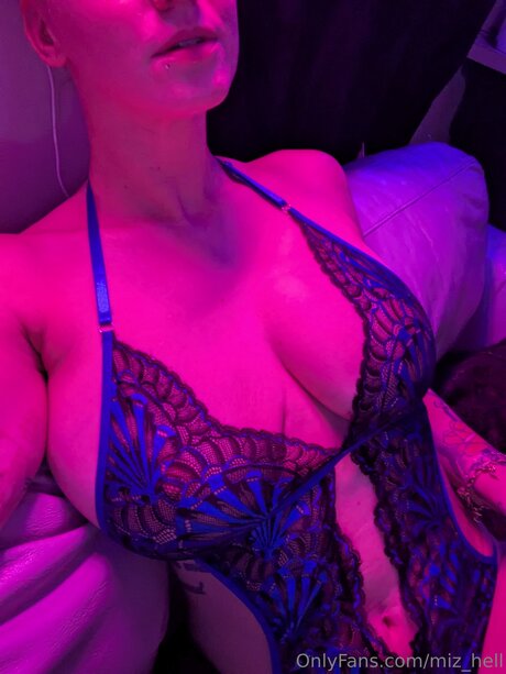 Miz Hell free actress pics