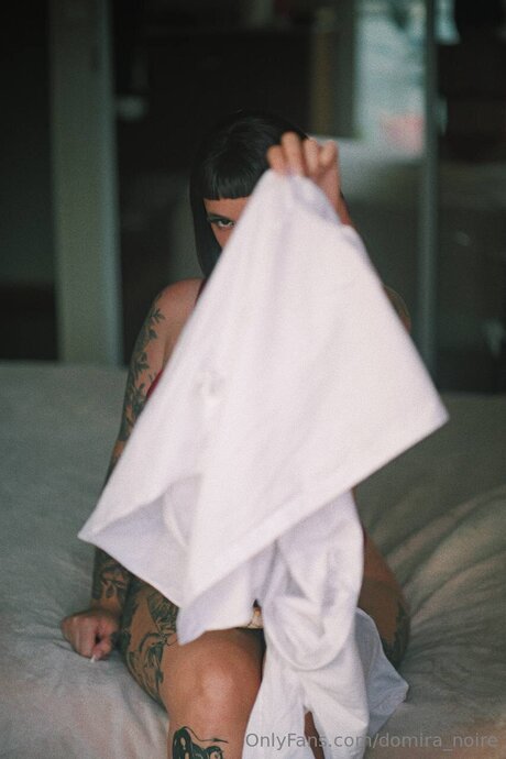 Domira Noire hd star photo