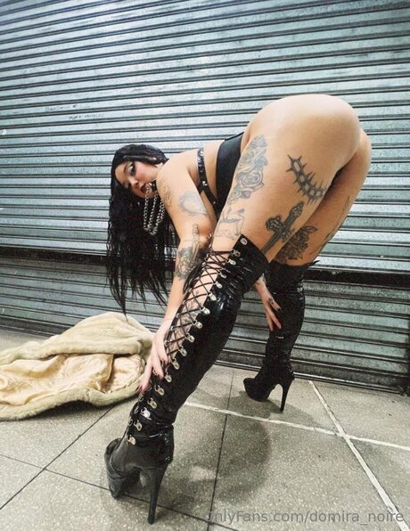 Domira Noire nice star gallery