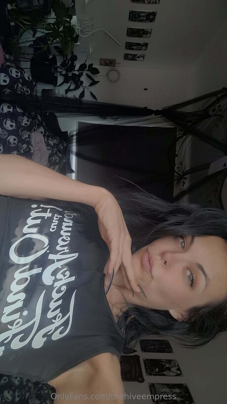 Thehiveempress model sexy pictures