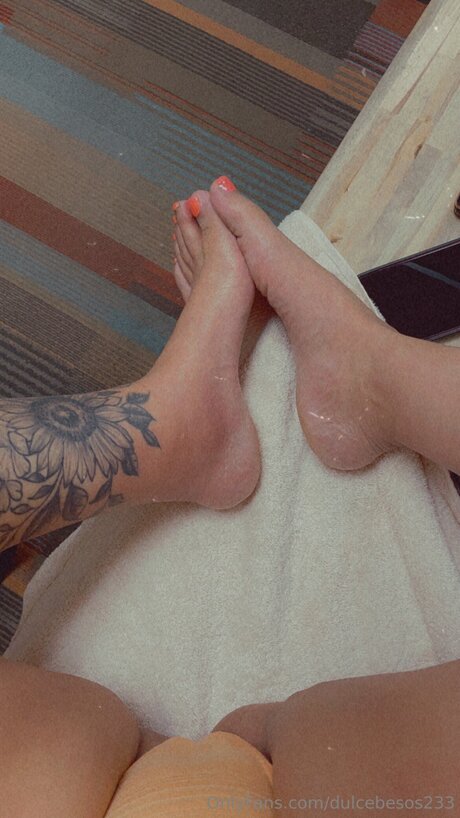 Dulcebesos233 star pornographic photo