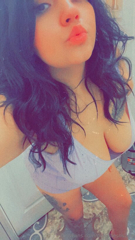 Dulcebesos233 model xxx gallery