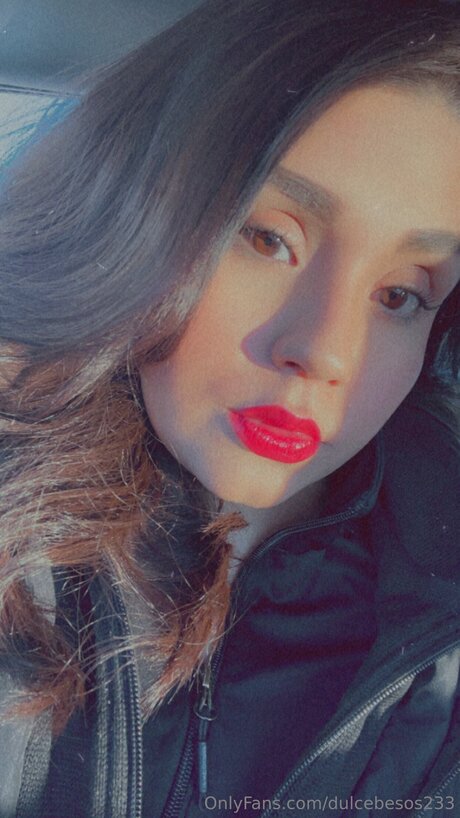 Dulcebesos233 pornstar hd pics