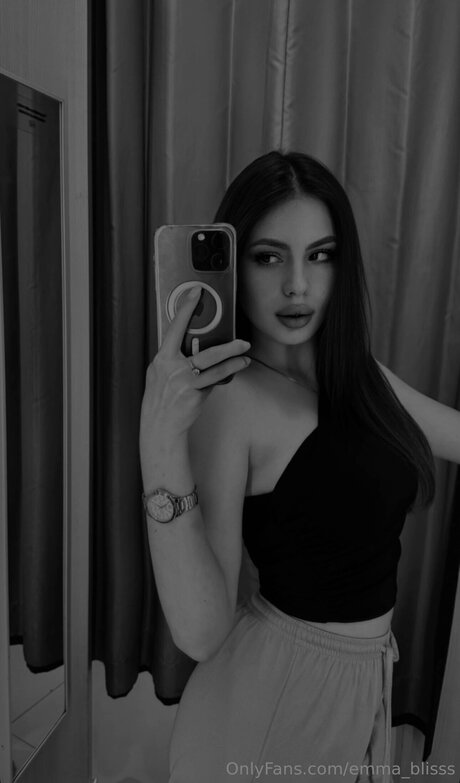 Aisha Madness hd model image