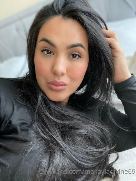 Makayladivine69 erotic model pic