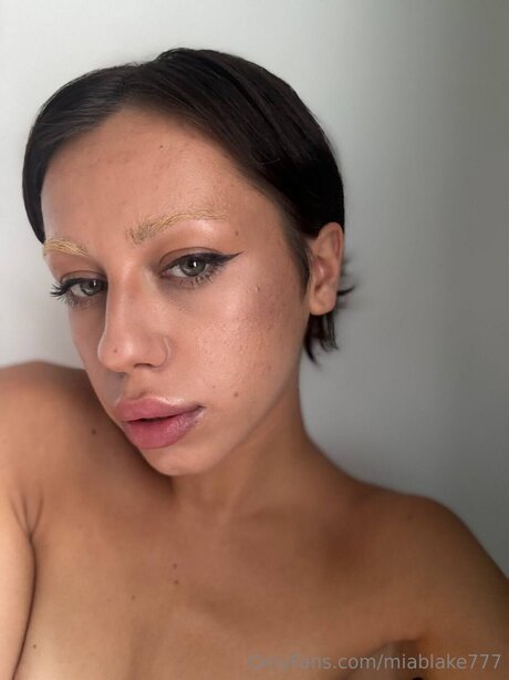 Ana Ji model hd gallery