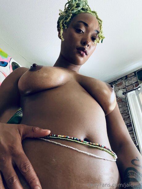 Jaichai model naked galleries