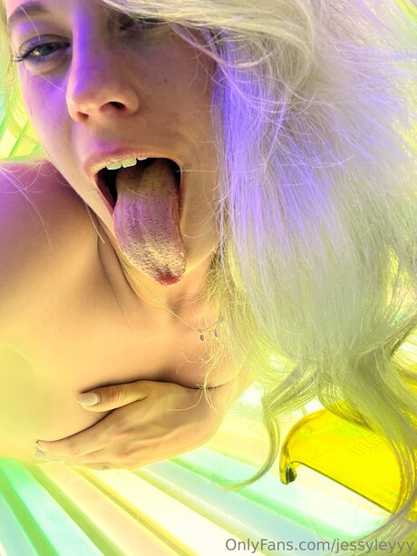 Jessyleyyy naked pornstar archive