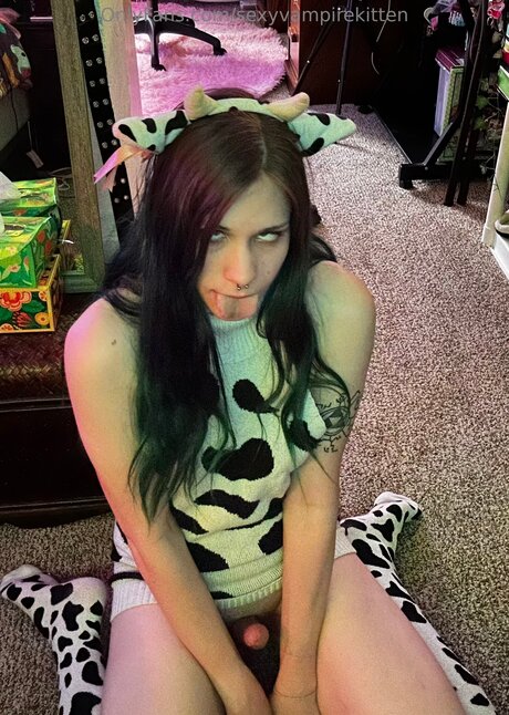 Sexyvampirekitten porn star pic