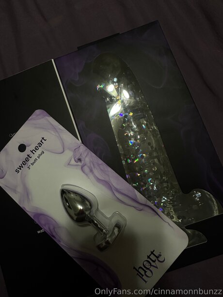 Cinnamonnbunzz sexy actress pictures