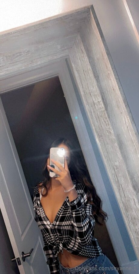 Shyanne 1 model porn photos