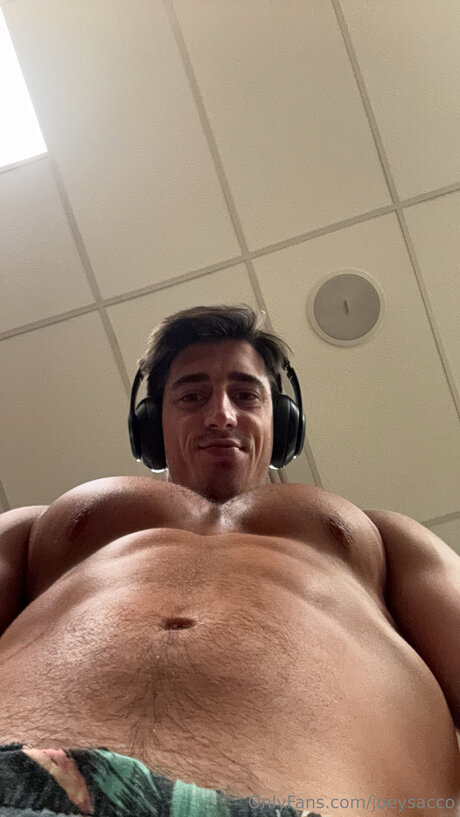 Joeysacco star naked pictures