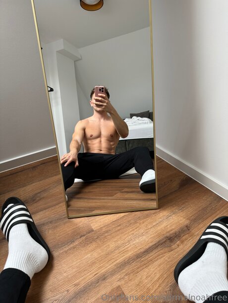 Normalnoahfree high quality pornstar photos