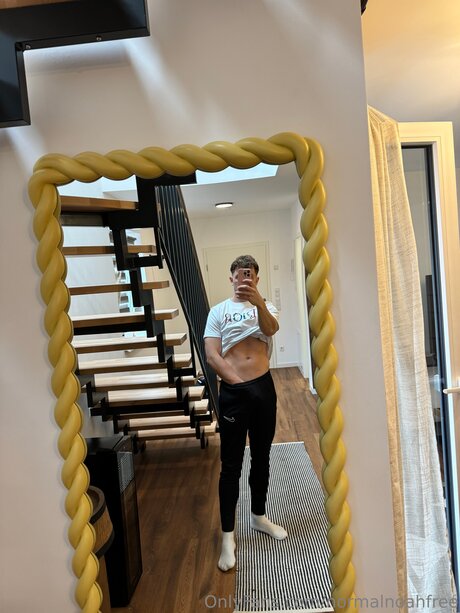 Normalnoahfree nude actress image