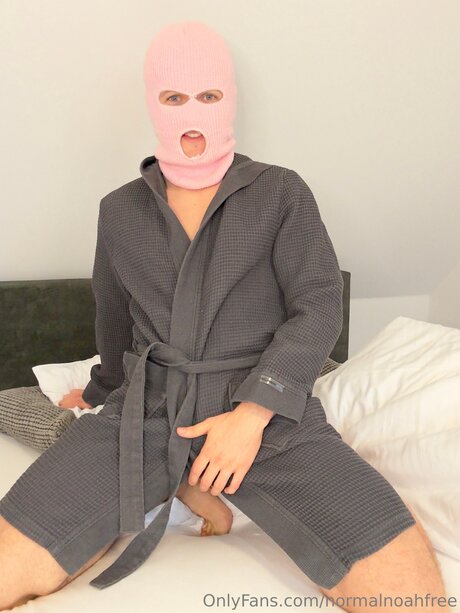 Normalnoahfree nude model image