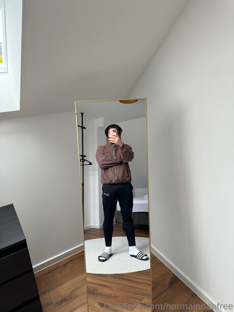 Normalnoahfree star nudes img