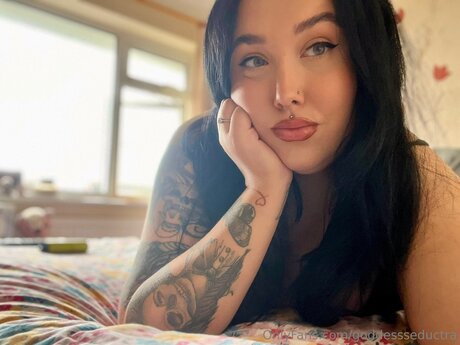 Goddessseductra sex model archive