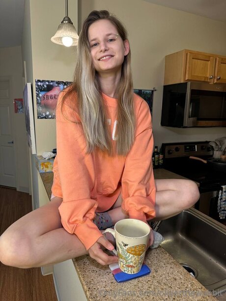 Oliverthewabbit model beautiful pic