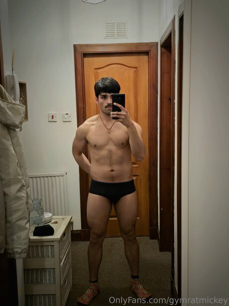 Gymratmickey model naked pics