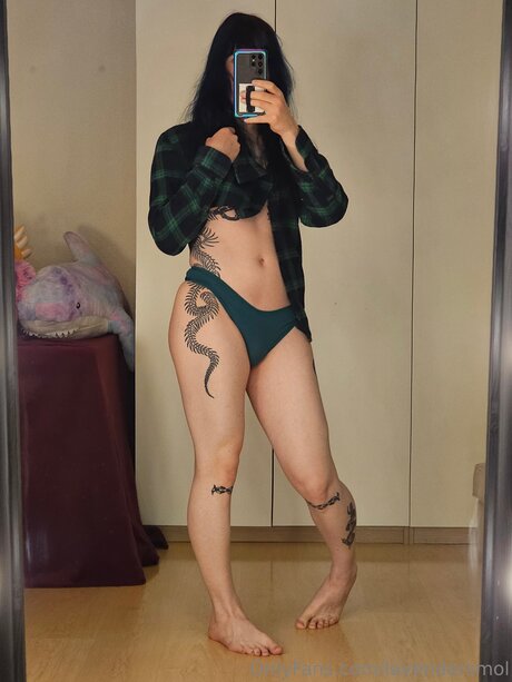 Lavendersmol model pretty picture