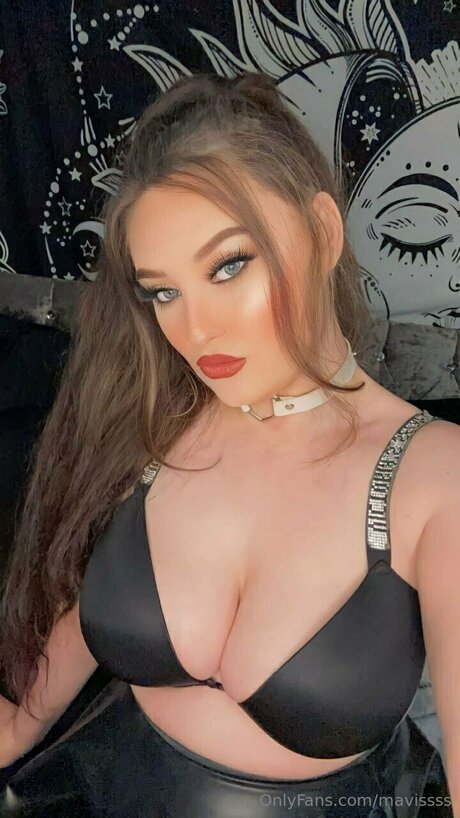 Mavissss nude pornstar gallery