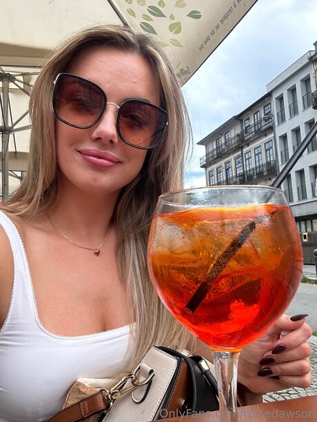 Sweetdaisydawson model porn photos