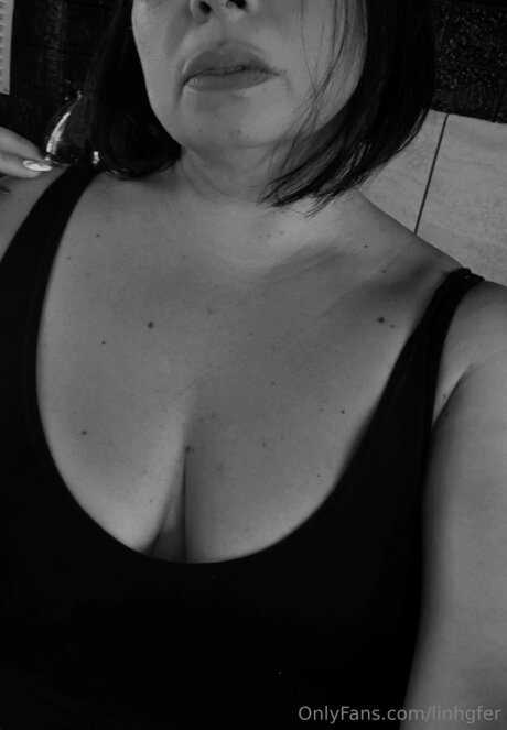 Linhgfer erotic actress pic