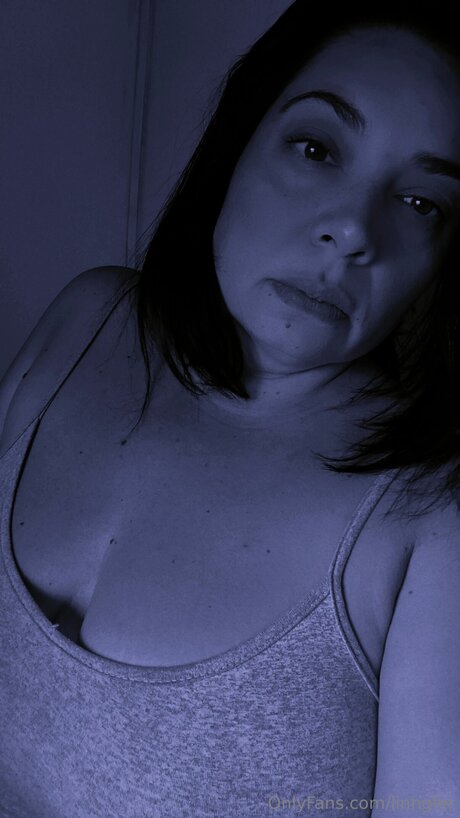 Linhgfer model erotic photos