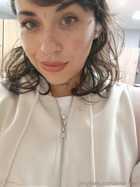 Anto Mey free actress photos