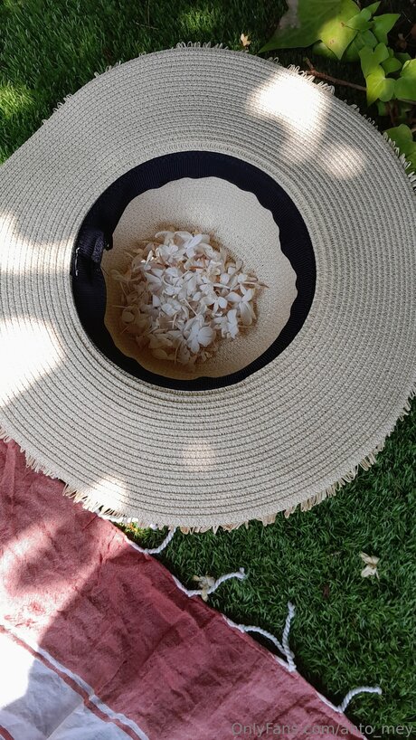 Anto Mey model pornographic images