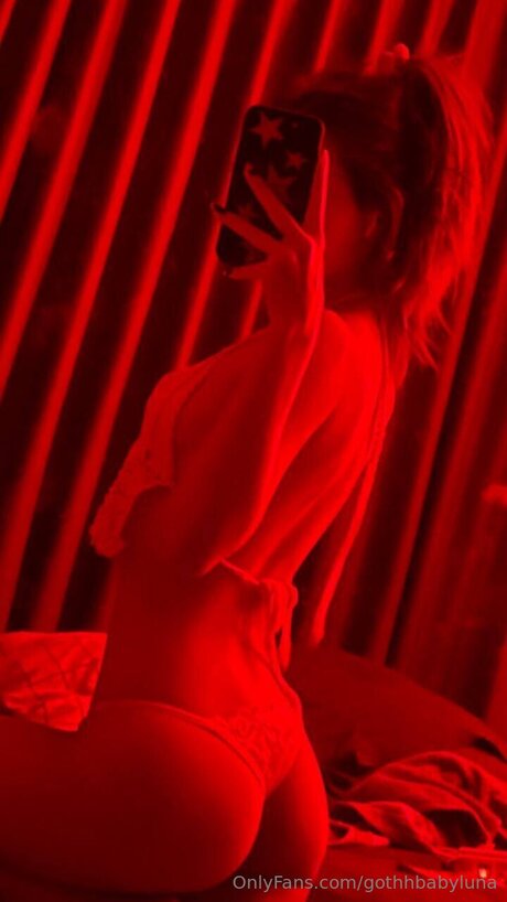 Gothhbabyluna exclusive pornstar pictures