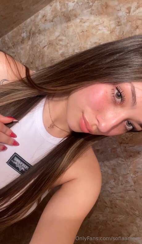 Ivycutiee sexy actress picture