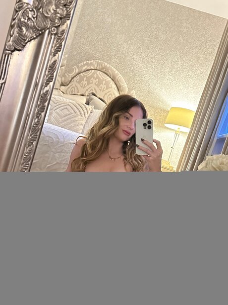 Latenightlarns model sex pic