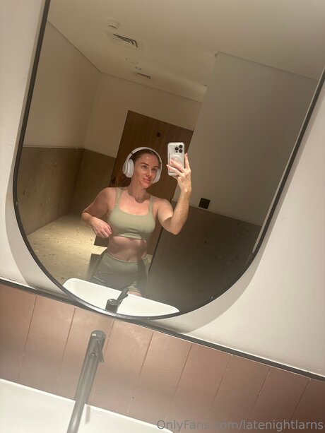 Latenightlarns pretty model galleries