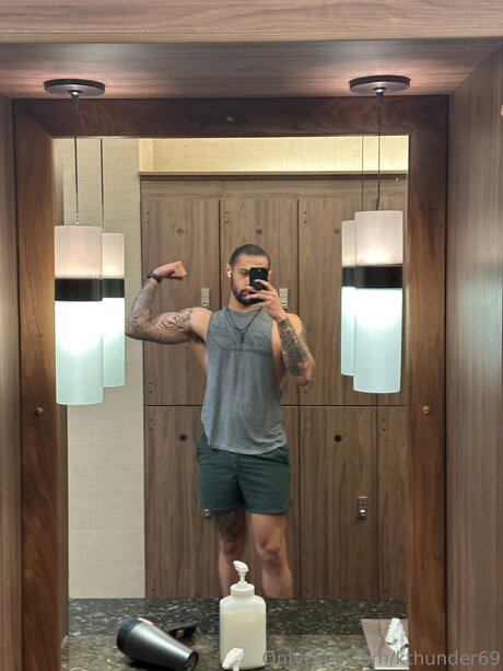 Kthunder69 model top archive