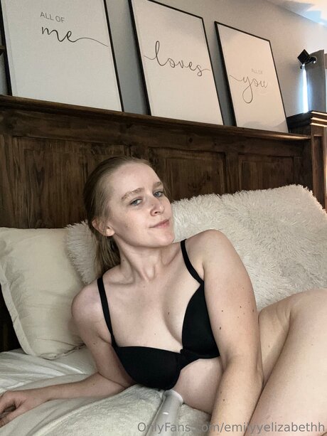 Emilyyelizabethh model xxx archive