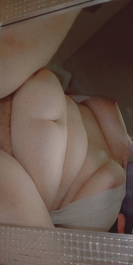 Squishyfae888 naked model gallery