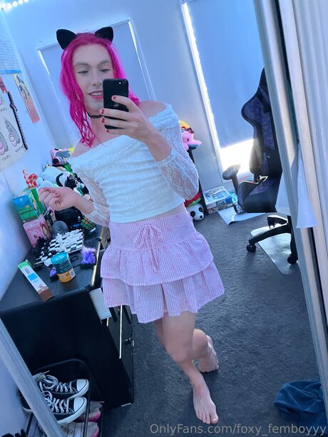 Foxy Femboyyy art model gallery