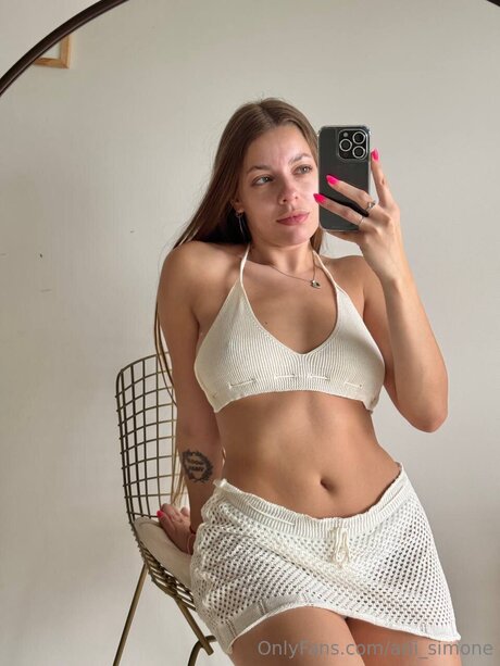 Arii Simone nude pornstar gallery