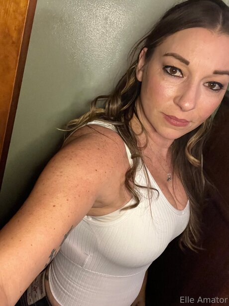 Elleamator free actress picture