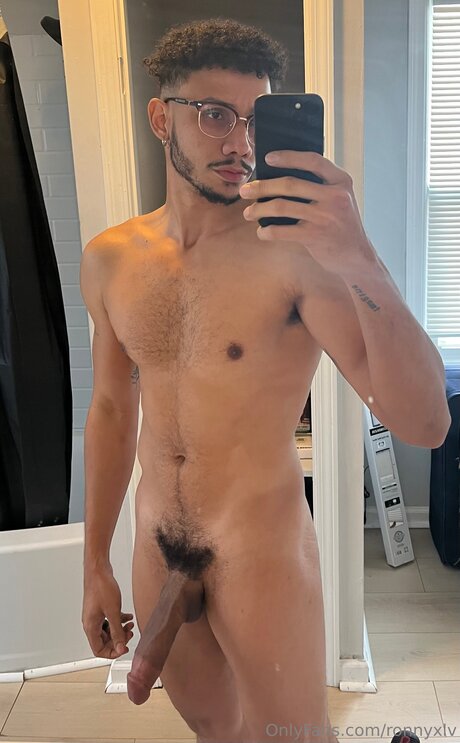 Ronnyxlv xxx pornstar photos